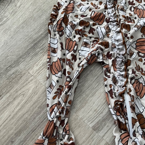 Pumpkin Spice Baby Ruffle Footed Romper | 12–18 Months - Picture 3 of 9